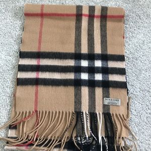 Burberry scarve